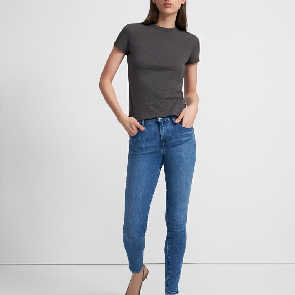 J Brand | Maria High-Rise Skinny Jean in Comfort Stretch in Ingenue | 27 - Picture 5 of 10